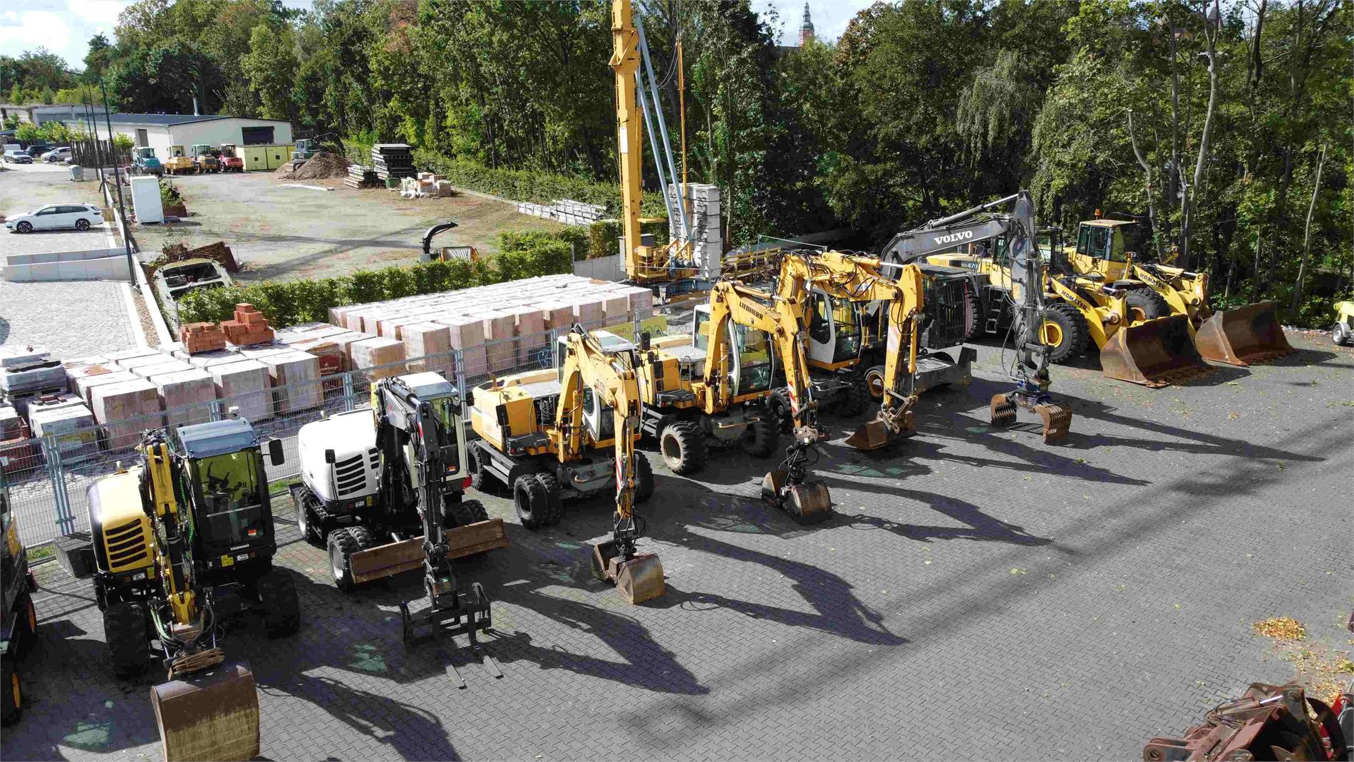 Terminauktion – Maschinenhandel Jung GmbH 3.0: Teleskopstapler Manitou MRT 2470 Privilege Plus, Lkw-Abrollkipper Mercedes-Benz Actros L Gigaspace & MAN TGS 26.480 6×4 BL